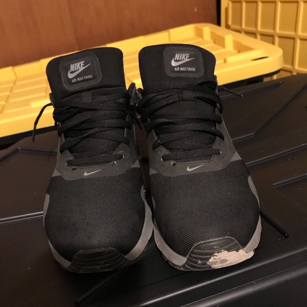 Black Nike airmax